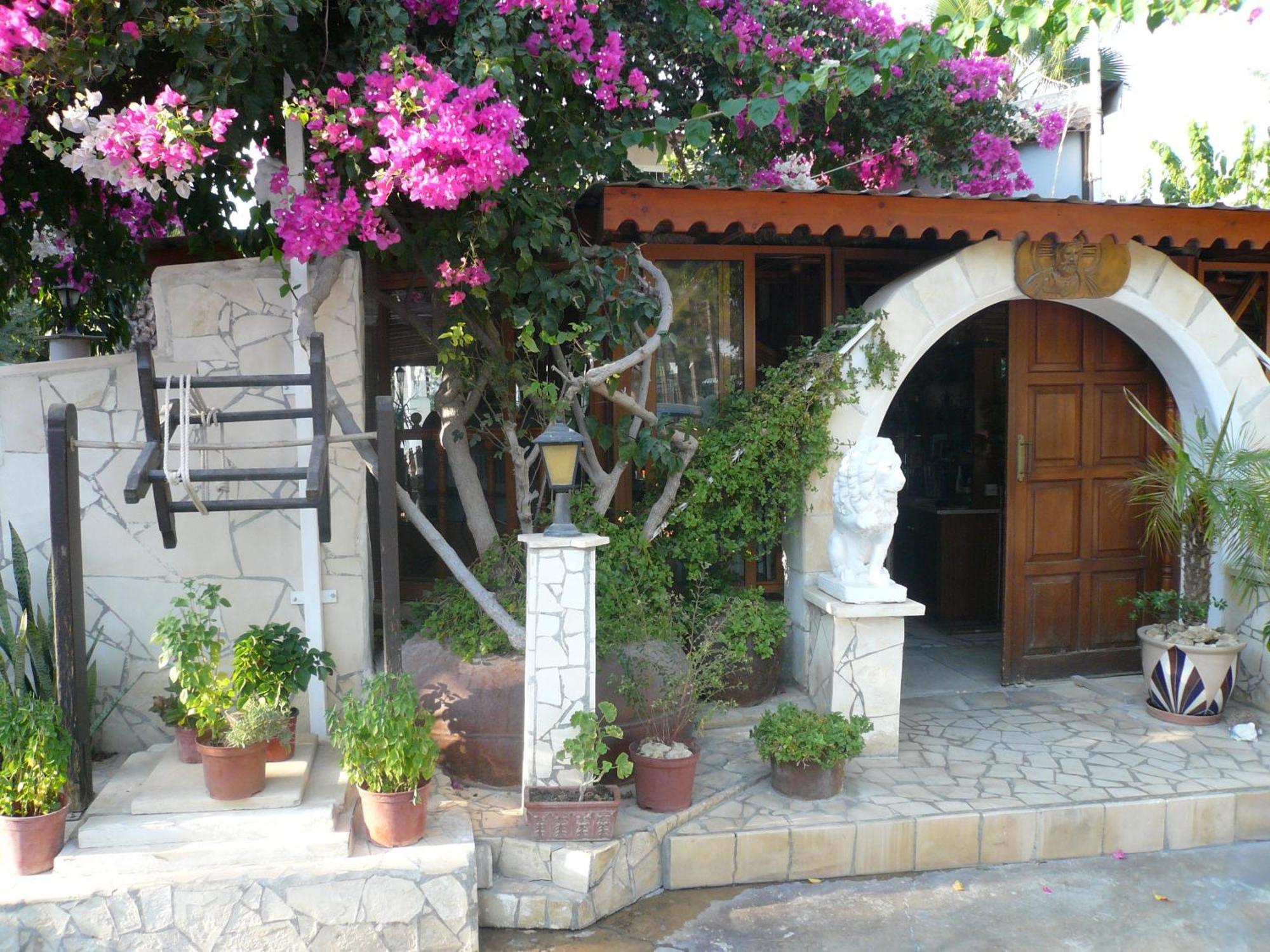 Greenfields Country Club Limassol Exteriör bild
